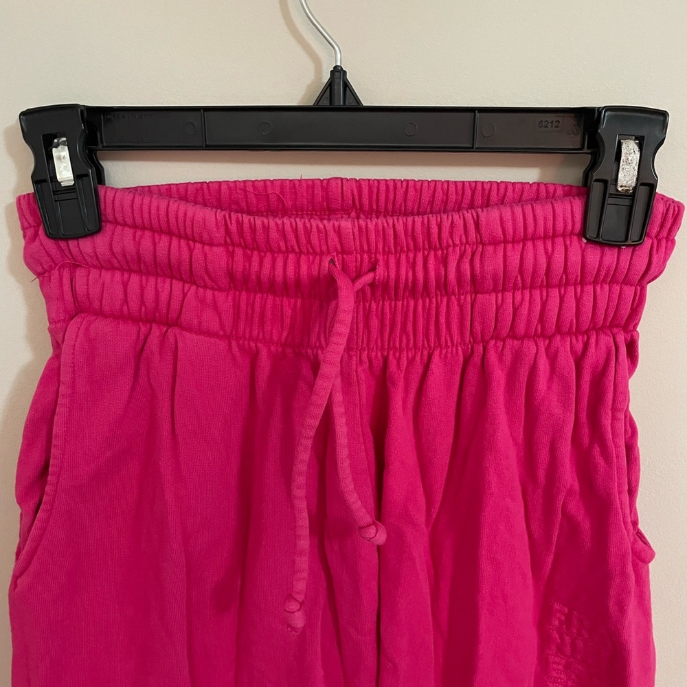 Frankie’s bikinis hot pink joggers (part of matching set) 💄❤️